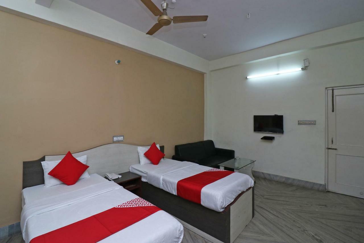 Oyo 37989 Hotel Debarshi Bankura Bilik gambar
